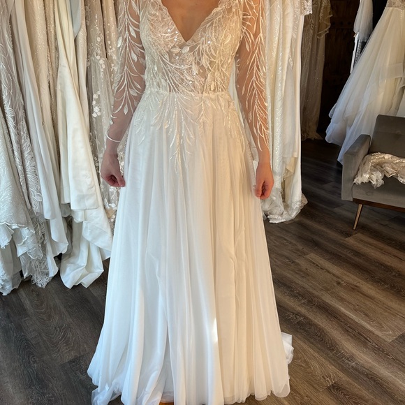 Long Sleeve Lace Wedding Dress